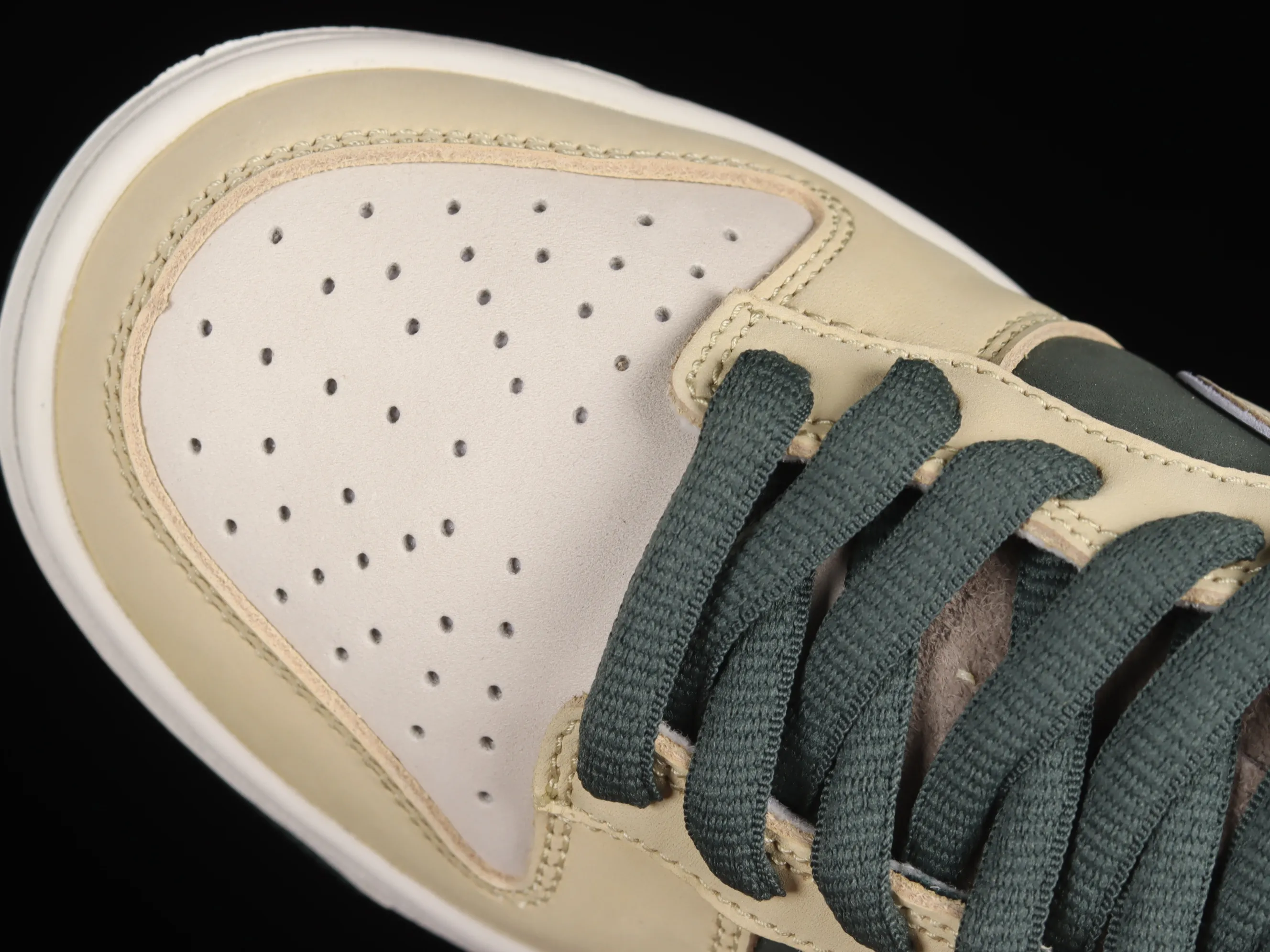 All Categories Nk SB Dunk Series Nk SB Dunk Low Low-top sneakers Otomo Katsuhiro x Nk SB Dunk Low "Steamboy OST" Otomo Katsuhiro co-branded SB low-top sports and leisure sneakers LF0039-019
